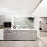 Spacious And Charming Apartment In The Centre
