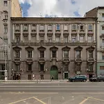 Spacious And Charming Apartment In The Centre