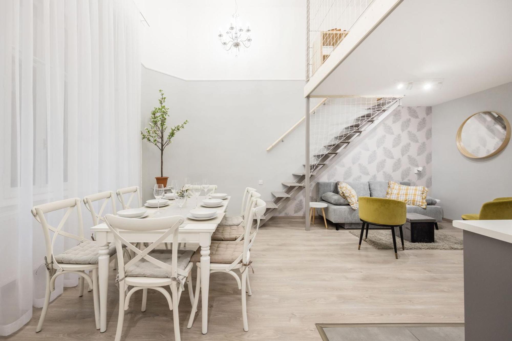 Spacious And Charming In The Centre